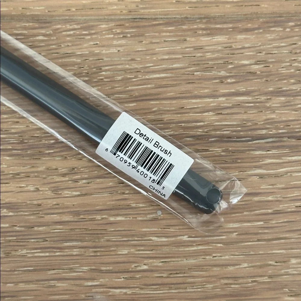 Jane Iredale Detail Brush